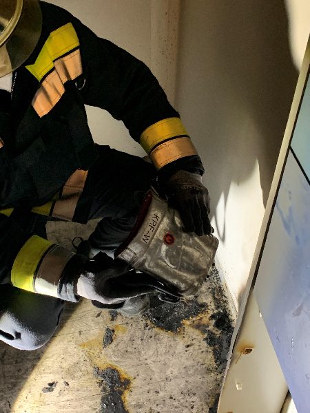 Brennender Mülleimer in Wohnung (Bild 2)